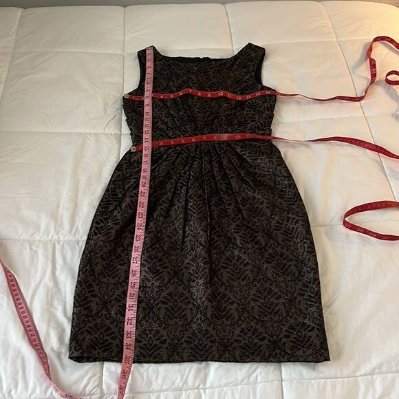 Maxandcleo Dress Size 2 Scoop Neck Sleeveless Metallic Slimming Ruched Mini - Picture 9 of 9